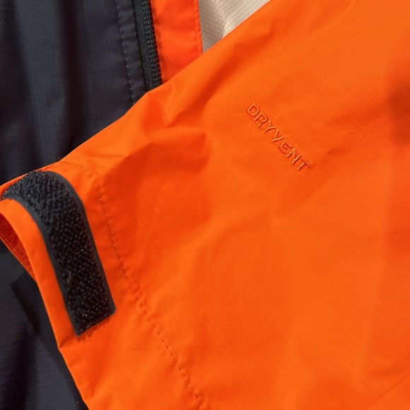 The North Face Men’s Windbreaker Orange/Navy Jacket - Picture 6 of 8